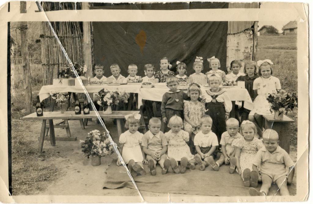 Polish refugee children in Koja Camp, Uganda